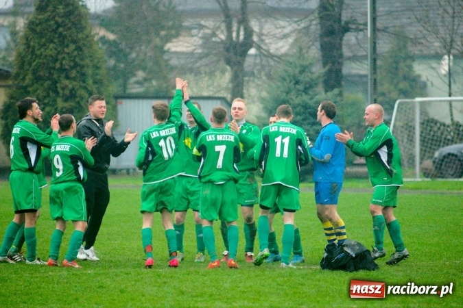 Zdjęcie w galerii na portalu naszraciborz.pl: Niespodzianka w Tworkowie. Brzezie pokonało wicelidera wiadomości z regionu