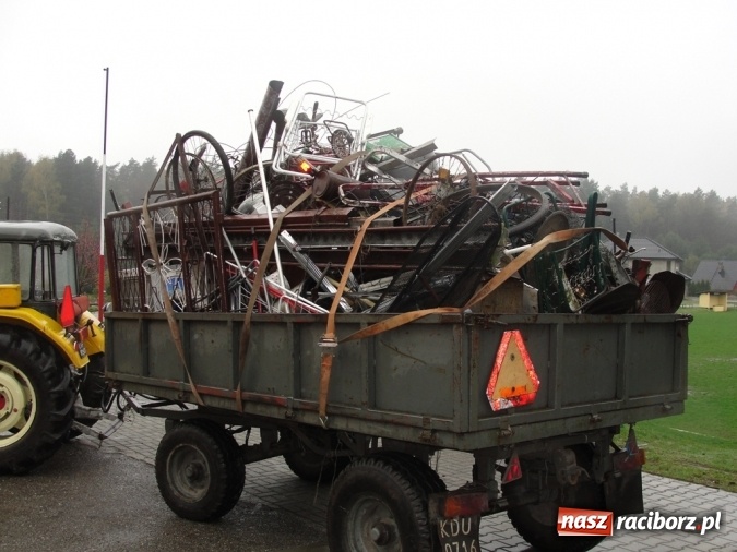 Zdjęcie w galerii na portalu naszraciborz.pl: Trzydzieści worków śmieci i dwie tony złomu! Sukces w ulewnym deszczu  wiadomości z regionu