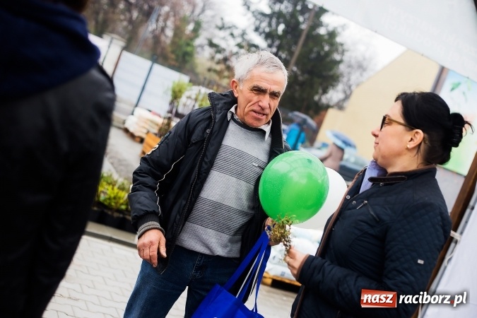 Zdjęcie w galerii na portalu naszraciborz.pl: Prelekcja w Agro Markecie przyciągnęła miłośników ogrodnictwa wiadomości z regionu