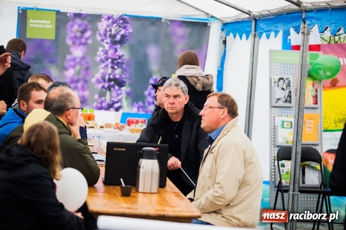 Zdjęcie w galerii na portalu naszraciborz.pl: Prelekcja w Agro Markecie przyciągnęła miłośników ogrodnictwa wiadomości z regionu