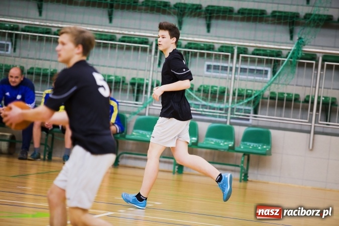 Zdjęcie w galerii na portalu naszraciborz.pl: Finały Miejskie Szkół Gimnazjalnych w Piłce Ręcznej Chłopców wiadomości z regionu