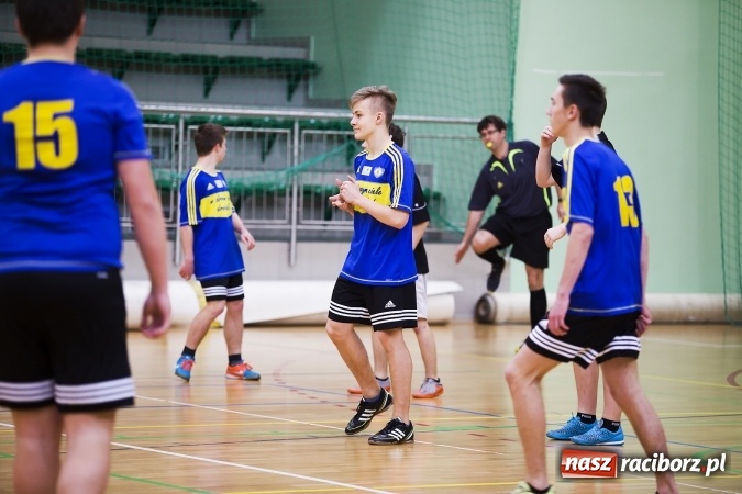 Zdjęcie w galerii na portalu naszraciborz.pl: Finały Miejskie Szkół Gimnazjalnych w Piłce Ręcznej Chłopców wiadomości z regionu