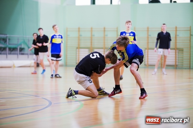 Zdjęcie w galerii na portalu naszraciborz.pl: Finały Miejskie Szkół Gimnazjalnych w Piłce Ręcznej Chłopców wiadomości z regionu