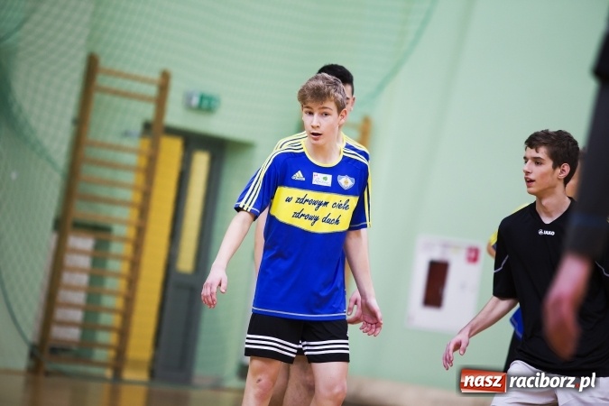 Zdjęcie w galerii na portalu naszraciborz.pl: Finały Miejskie Szkół Gimnazjalnych w Piłce Ręcznej Chłopców wiadomości z regionu