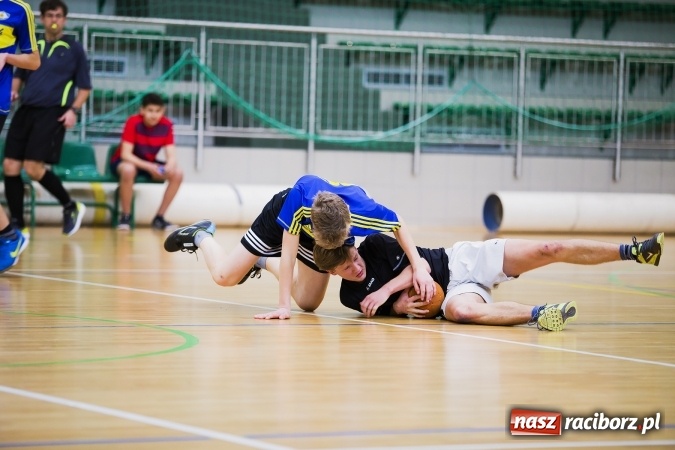 Zdjęcie w galerii na portalu naszraciborz.pl: Finały Miejskie Szkół Gimnazjalnych w Piłce Ręcznej Chłopców wiadomości z regionu