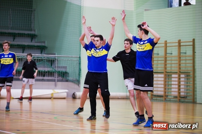 Zdjęcie w galerii na portalu naszraciborz.pl: Finały Miejskie Szkół Gimnazjalnych w Piłce Ręcznej Chłopców wiadomości z regionu
