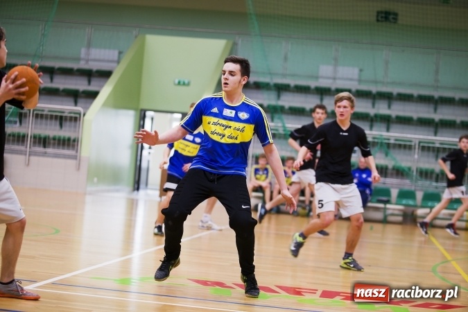 Zdjęcie w galerii na portalu naszraciborz.pl: Finały Miejskie Szkół Gimnazjalnych w Piłce Ręcznej Chłopców wiadomości z regionu