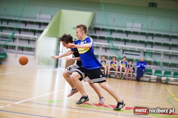 Zdjęcie w galerii na portalu naszraciborz.pl: Finały Miejskie Szkół Gimnazjalnych w Piłce Ręcznej Chłopców wiadomości z regionu