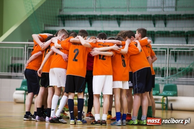 Zdjęcie w galerii na portalu naszraciborz.pl: Finały Miejskie Szkół Gimnazjalnych w Piłce Ręcznej Chłopców wiadomości z regionu