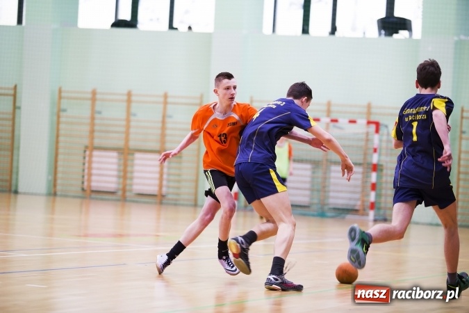 Zdjęcie w galerii na portalu naszraciborz.pl: Finały Miejskie Szkół Gimnazjalnych w Piłce Ręcznej Chłopców wiadomości z regionu