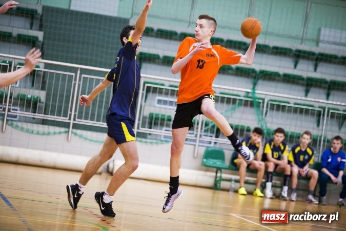 Zdjęcie w galerii na portalu naszraciborz.pl: Finały Miejskie Szkół Gimnazjalnych w Piłce Ręcznej Chłopców wiadomości z regionu