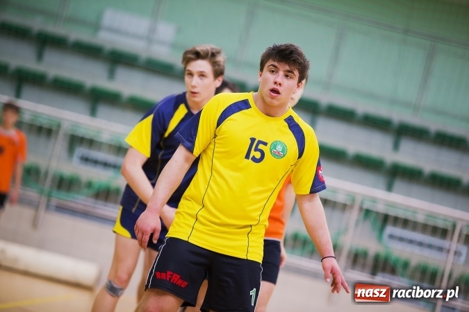 Zdjęcie w galerii na portalu naszraciborz.pl: Finały Miejskie Szkół Gimnazjalnych w Piłce Ręcznej Chłopców wiadomości z regionu