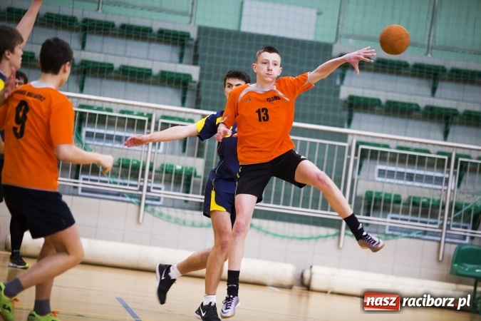 Zdjęcie w galerii na portalu naszraciborz.pl: Finały Miejskie Szkół Gimnazjalnych w Piłce Ręcznej Chłopców wiadomości z regionu