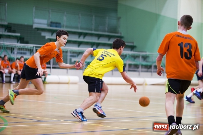 Zdjęcie w galerii na portalu naszraciborz.pl: Finały Miejskie Szkół Gimnazjalnych w Piłce Ręcznej Chłopców wiadomości z regionu