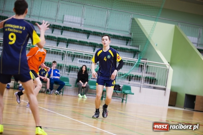 Zdjęcie w galerii na portalu naszraciborz.pl: Finały Miejskie Szkół Gimnazjalnych w Piłce Ręcznej Chłopców wiadomości z regionu