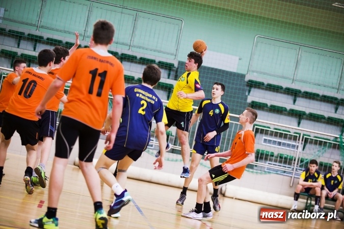 Zdjęcie w galerii na portalu naszraciborz.pl: Finały Miejskie Szkół Gimnazjalnych w Piłce Ręcznej Chłopców wiadomości z regionu