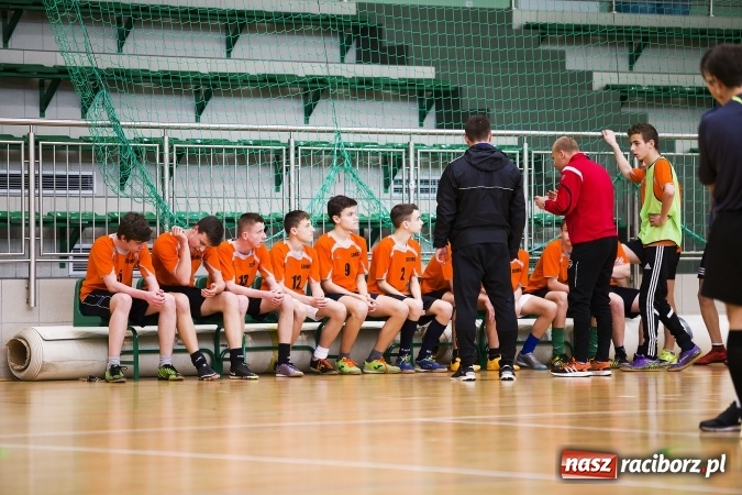 Zdjęcie w galerii na portalu naszraciborz.pl: Finały Miejskie Szkół Gimnazjalnych w Piłce Ręcznej Chłopców wiadomości z regionu