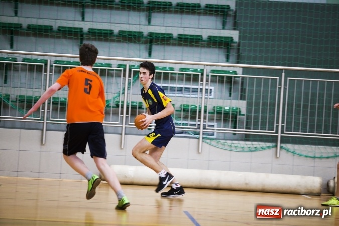 Zdjęcie w galerii na portalu naszraciborz.pl: Finały Miejskie Szkół Gimnazjalnych w Piłce Ręcznej Chłopców wiadomości z regionu