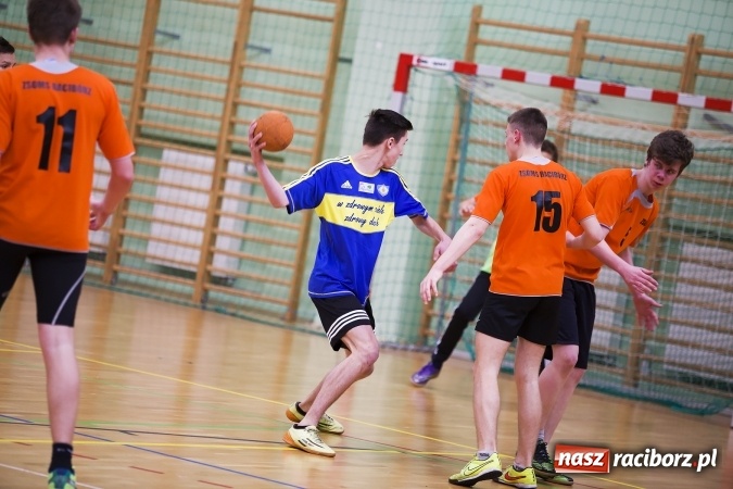 Zdjęcie w galerii na portalu naszraciborz.pl: Finały Miejskie Szkół Gimnazjalnych w Piłce Ręcznej Chłopców wiadomości z regionu