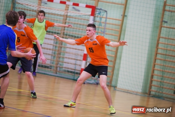 Zdjęcie w galerii na portalu naszraciborz.pl: Finały Miejskie Szkół Gimnazjalnych w Piłce Ręcznej Chłopców wiadomości z regionu