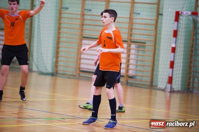 Zdjęcie w galerii na portalu naszraciborz.pl: Finały Miejskie Szkół Gimnazjalnych w Piłce Ręcznej Chłopców wiadomości z regionu