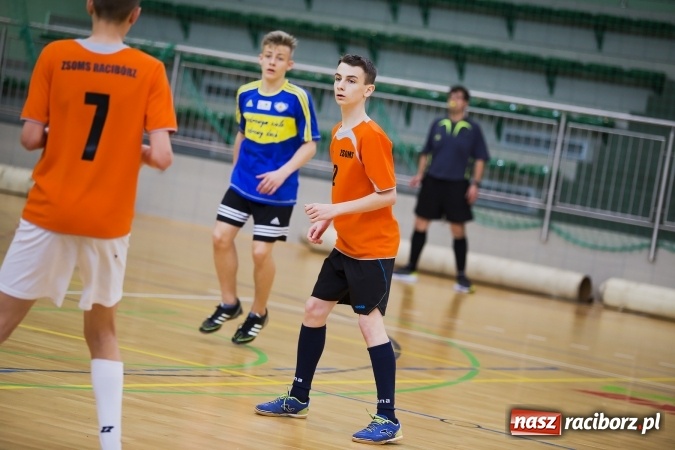 Zdjęcie w galerii na portalu naszraciborz.pl: Finały Miejskie Szkół Gimnazjalnych w Piłce Ręcznej Chłopców wiadomości z regionu