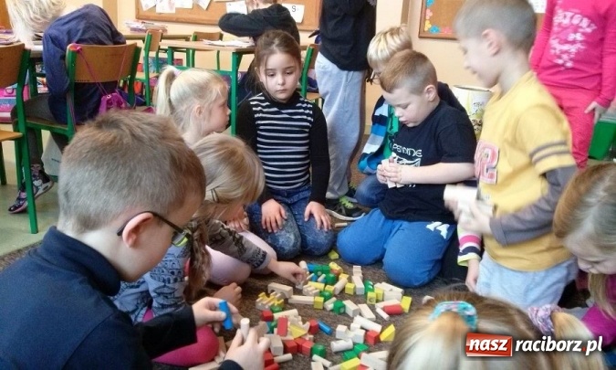 Zdjęcie w galerii na portalu naszraciborz.pl: Raciborskie szkoły podstawowe czekają na pierwszaków!  wiadomości z regionu