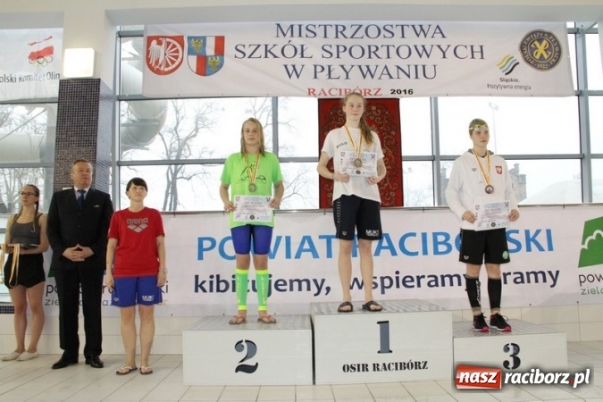Zdjęcie w galerii na portalu naszraciborz.pl: Pływanie. Historyczny sukces uczniów Szkoły Podstawowej nr 15. GMS szósty  wiadomości z regionu