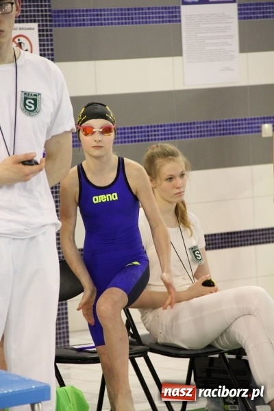 Zdjęcie w galerii na portalu naszraciborz.pl: Pływanie. Historyczny sukces uczniów Szkoły Podstawowej nr 15. GMS szósty  wiadomości z regionu