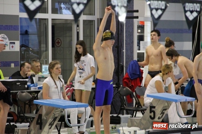 Zdjęcie w galerii na portalu naszraciborz.pl: Pływanie. Historyczny sukces uczniów Szkoły Podstawowej nr 15. GMS szósty  wiadomości z regionu