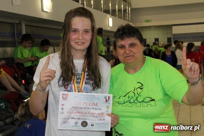 Zdjęcie w galerii na portalu naszraciborz.pl: Pływanie. Historyczny sukces uczniów Szkoły Podstawowej nr 15. GMS szósty  wiadomości z regionu