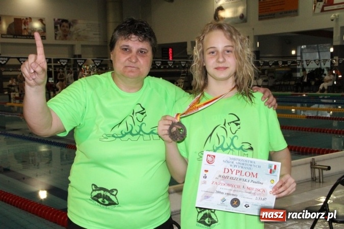 Zdjęcie w galerii na portalu naszraciborz.pl: Pływanie. Historyczny sukces uczniów Szkoły Podstawowej nr 15. GMS szósty  wiadomości z regionu