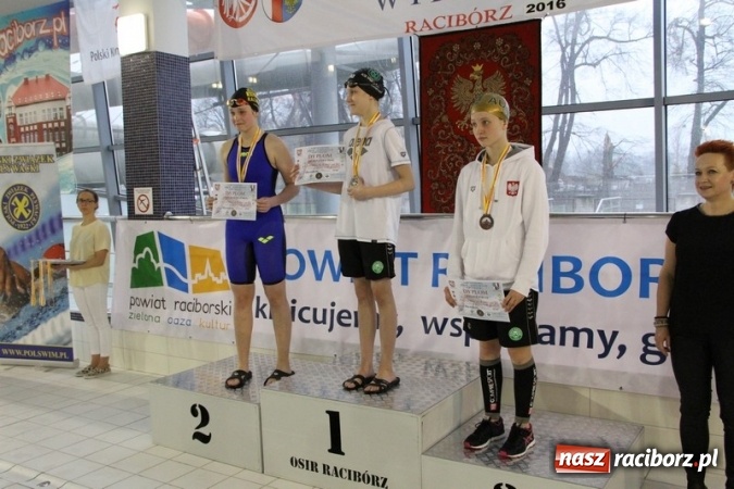 Zdjęcie w galerii na portalu naszraciborz.pl: Pływanie. Historyczny sukces uczniów Szkoły Podstawowej nr 15. GMS szósty  wiadomości z regionu