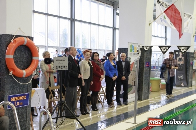 Zdjęcie w galerii na portalu naszraciborz.pl: Pływanie. Historyczny sukces uczniów Szkoły Podstawowej nr 15. GMS szósty  wiadomości z regionu