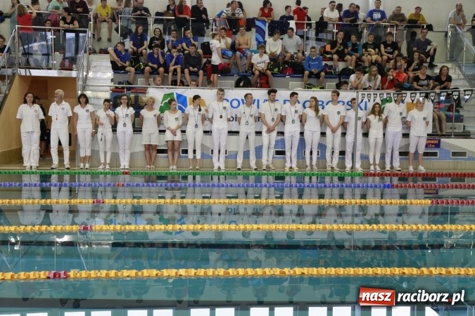 Zdjęcie w galerii na portalu naszraciborz.pl: Pływanie. Historyczny sukces uczniów Szkoły Podstawowej nr 15. GMS szósty  wiadomości z regionu