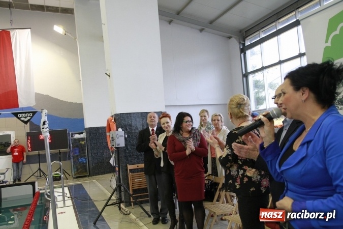 Zdjęcie w galerii na portalu naszraciborz.pl: Pływanie. Historyczny sukces uczniów Szkoły Podstawowej nr 15. GMS szósty  wiadomości z regionu