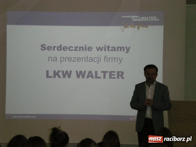 Zdjęcie w galerii na portalu naszraciborz.pl: Ekonomiści, logistycy i spedytorzy z wizytą w austriackiej firmie logistycznej LKW Walter  wiadomości z regionu