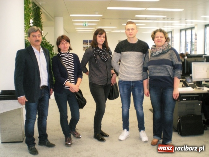 Zdjęcie w galerii na portalu naszraciborz.pl: Ekonomiści, logistycy i spedytorzy z wizytą w austriackiej firmie logistycznej LKW Walter  wiadomości z regionu