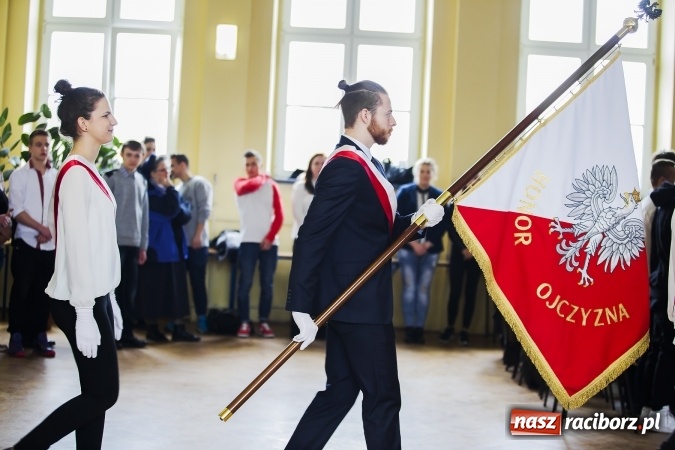 Zdjęcie w galerii na portalu naszraciborz.pl: W CKZiU nr 1 obchodzono święto Patrona wiadomości z regionu
