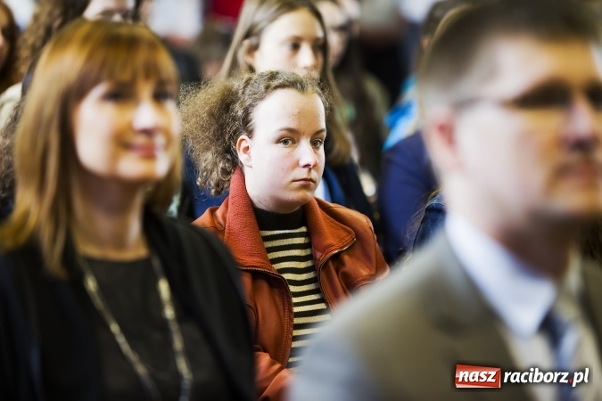 Zdjęcie w galerii na portalu naszraciborz.pl: W CKZiU nr 1 obchodzono święto Patrona wiadomości z regionu