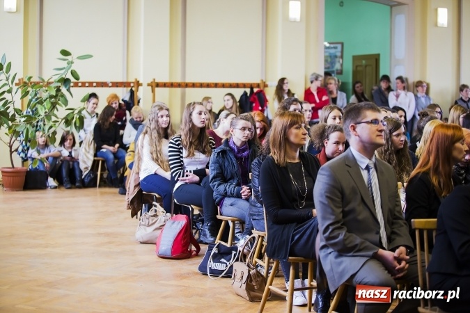 Zdjęcie w galerii na portalu naszraciborz.pl: W CKZiU nr 1 obchodzono święto Patrona wiadomości z regionu