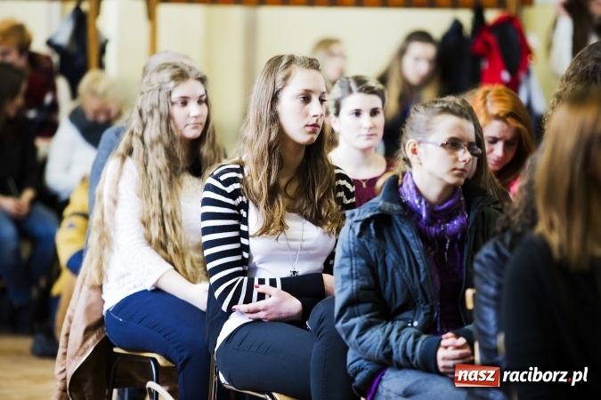 Zdjęcie w galerii na portalu naszraciborz.pl: W CKZiU nr 1 obchodzono święto Patrona wiadomości z regionu