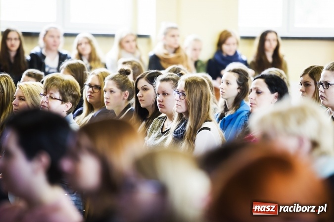 Zdjęcie w galerii na portalu naszraciborz.pl: W CKZiU nr 1 obchodzono święto Patrona wiadomości z regionu