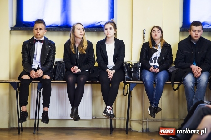 Zdjęcie w galerii na portalu naszraciborz.pl: W CKZiU nr 1 obchodzono święto Patrona wiadomości z regionu