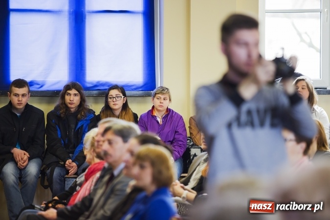 Zdjęcie w galerii na portalu naszraciborz.pl: W CKZiU nr 1 obchodzono święto Patrona wiadomości z regionu