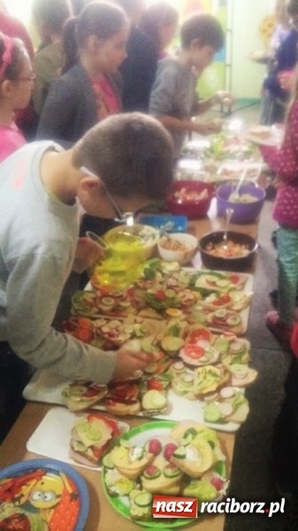 Zdjęcie w galerii na portalu naszraciborz.pl: Światowy Dzień Zdrowia w Szkole Podstawowej nr 4 wiadomości z regionu