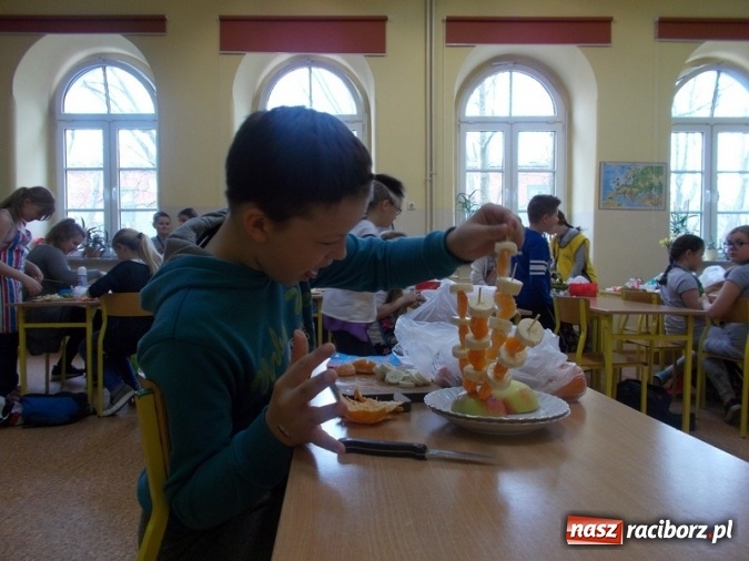 Zdjęcie w galerii na portalu naszraciborz.pl: Światowy Dzień Zdrowia w Szkole Podstawowej nr 4 wiadomości z regionu
