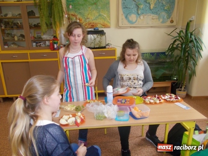 Zdjęcie w galerii na portalu naszraciborz.pl: Światowy Dzień Zdrowia w Szkole Podstawowej nr 4 wiadomości z regionu