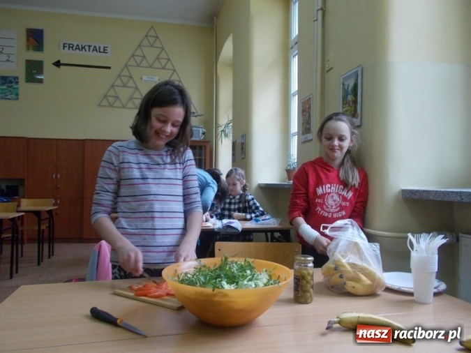 Zdjęcie w galerii na portalu naszraciborz.pl: Światowy Dzień Zdrowia w Szkole Podstawowej nr 4 wiadomości z regionu