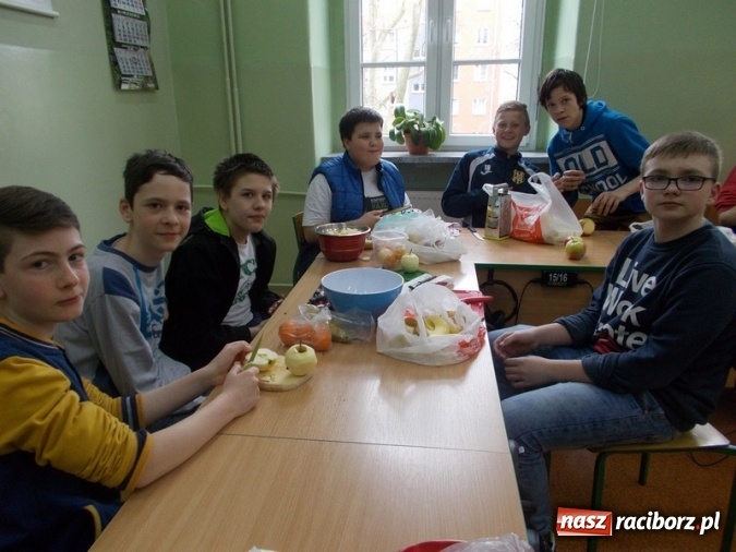 Zdjęcie w galerii na portalu naszraciborz.pl: Światowy Dzień Zdrowia w Szkole Podstawowej nr 4 wiadomości z regionu